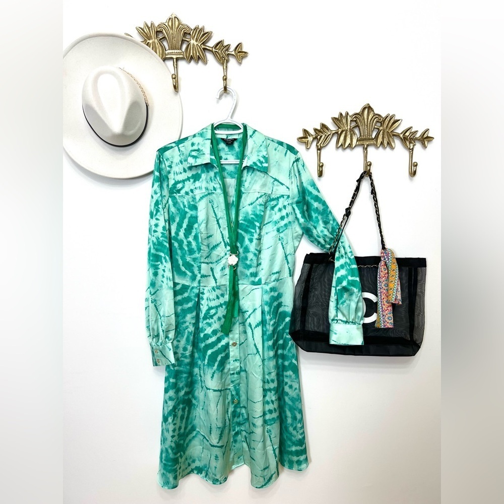 Marciano 🧼seafoam green Coastal chic dress M
Ptp 21” L 41”